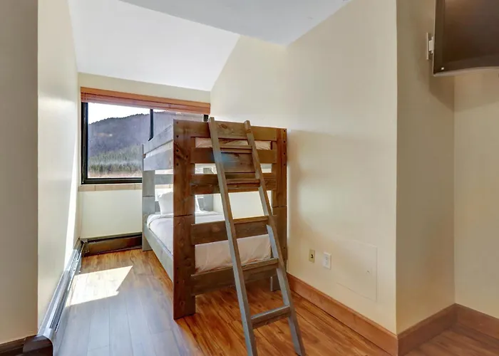 Vs551 Village Square 1 Bedroom 1 Ba *
