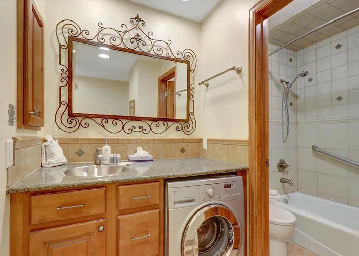 Vs551 Village Square 1 Bedroom 1 Ba