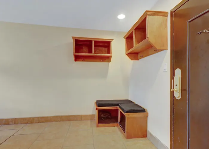 Vs551 Village Square 1 Bedroom 1 Ba